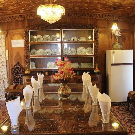 Wangnoo Worth Houseboats Hotel Srīnagar Exterior foto