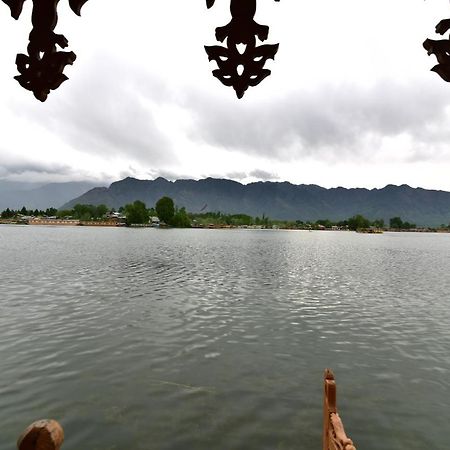Wangnoo Worth Houseboats Hotel Srīnagar Exterior foto