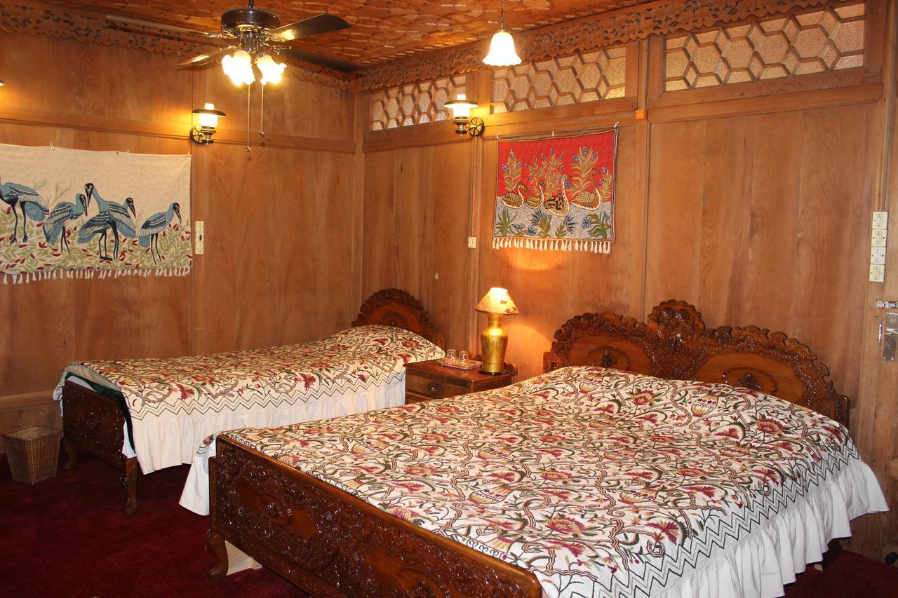 Wangnoo Worth Houseboats Hotel Srīnagar Exterior foto