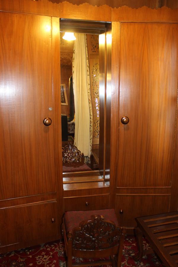Wangnoo Worth Houseboats Hotel Srīnagar Exterior foto