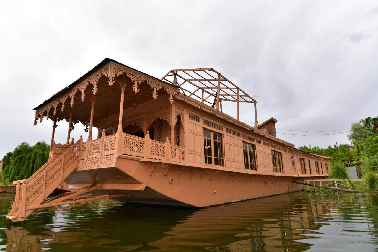 Wangnoo Worth Houseboats Hotel Srīnagar Exterior foto